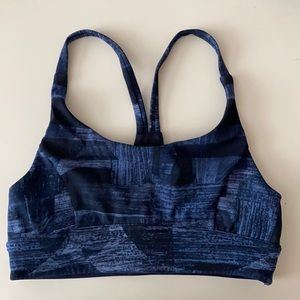 Lululemon navy sports bra with mesh back